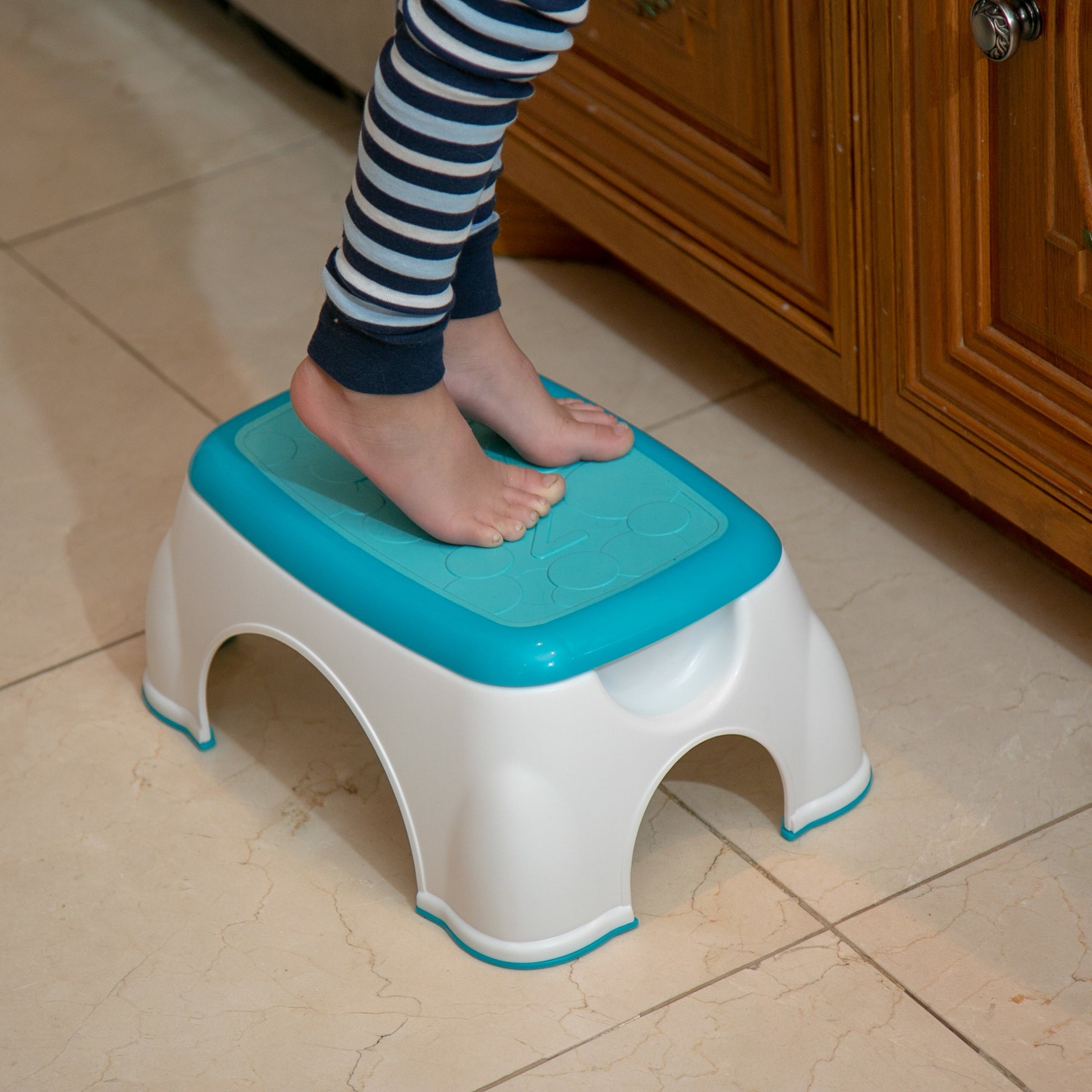 Toddler Step Stool (5WQJ)