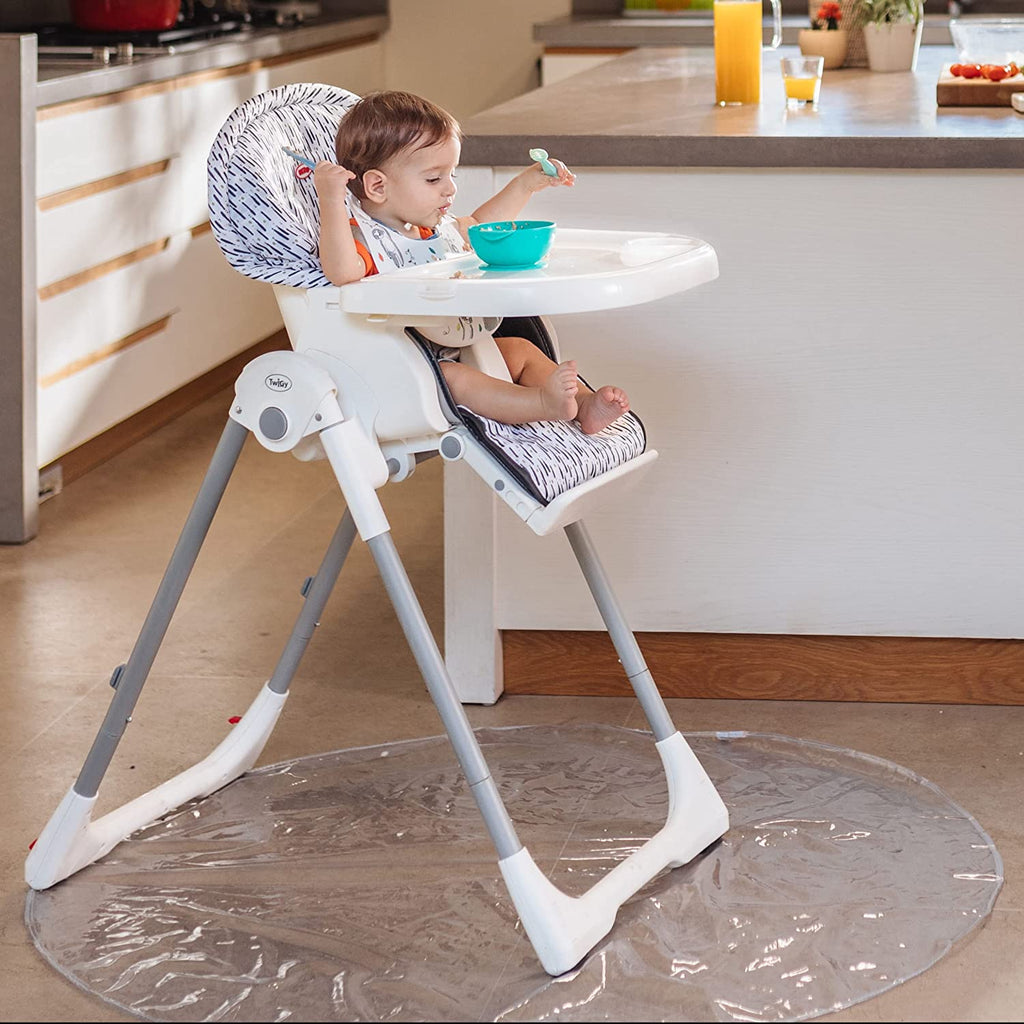 No-Mess Mealtime Floor Mat (VKZO)