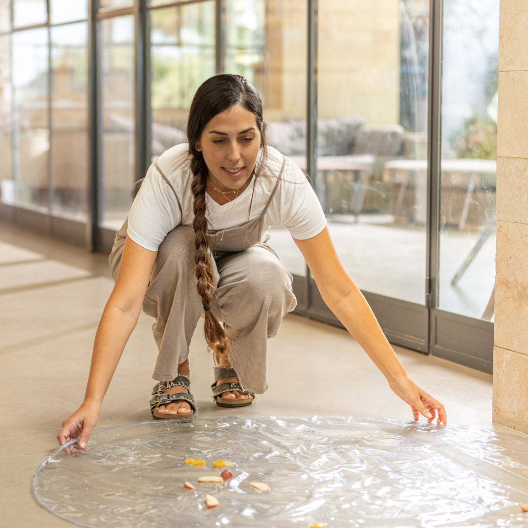 No-Mess Mealtime Floor Mat (VKZO)