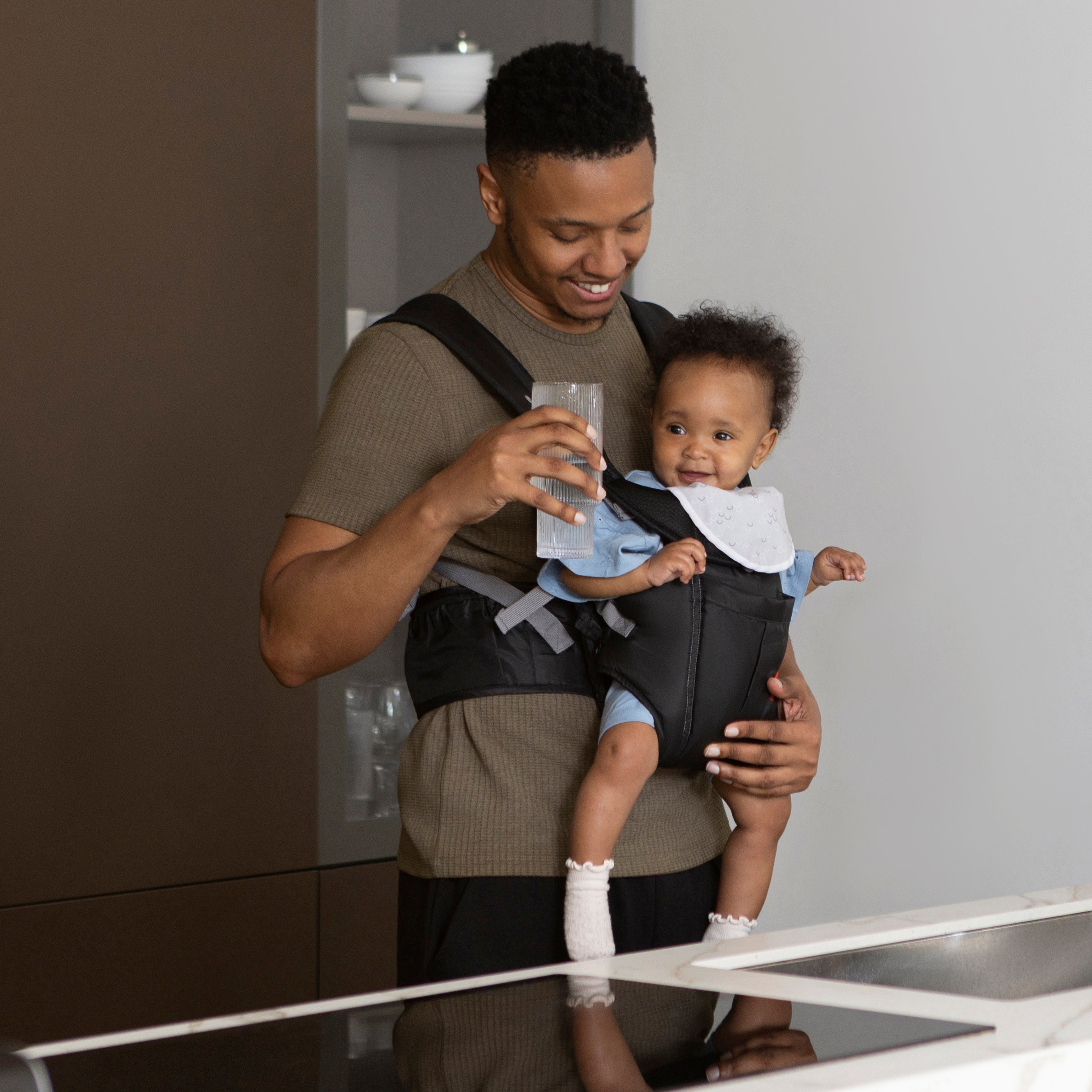 Deluxe Baby Carrier | Black (K8T5)