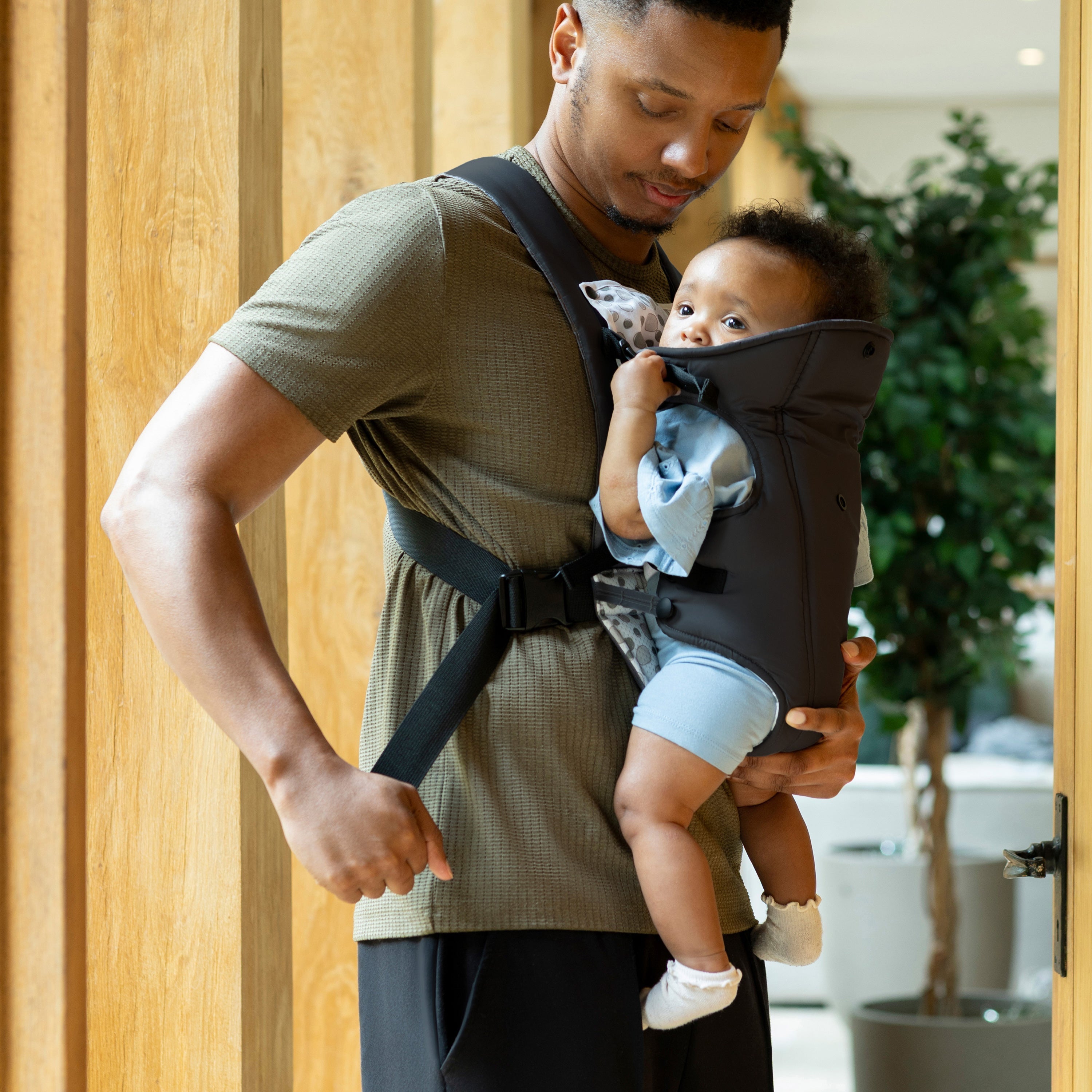 Classic Baby Carrier | Black (BO52)
